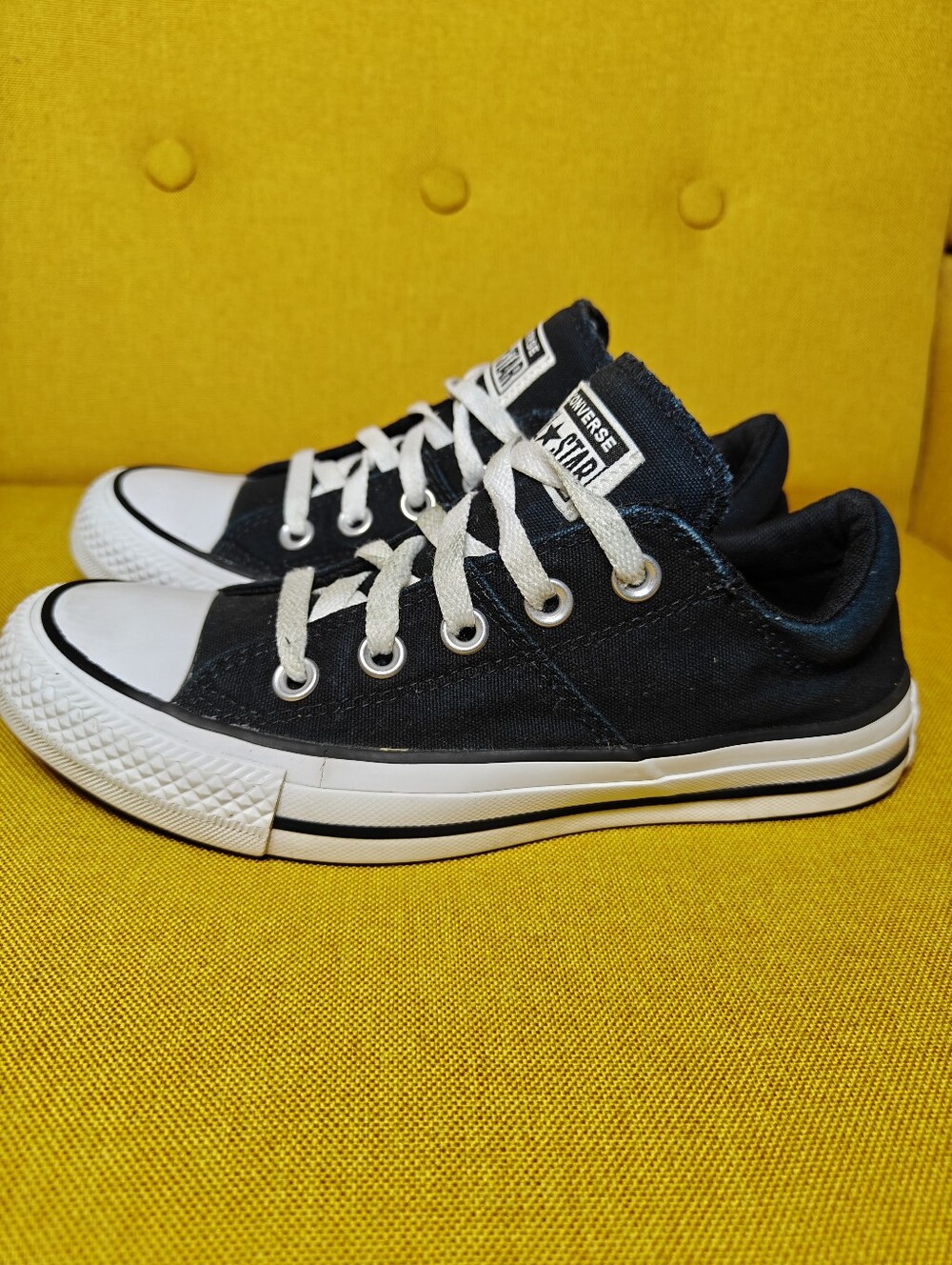Converse Women's Chuck Taylor All Star Low Cut Black White Sneakers Size 6